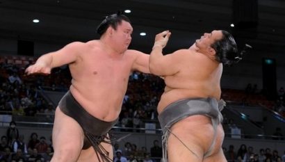 Hakuho en pleine action