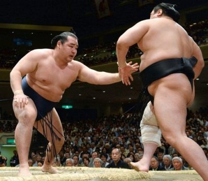 Kakuryu contre Aminishiki