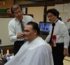 Takamisakari chez le coiffeur