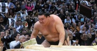 Hakuho après sa défaite contre Kisenosato