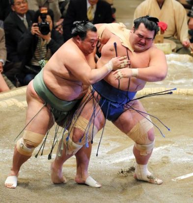 Les komusubi toujours sans victoire