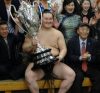Hakuho remporte le yusho du tournoi de sumo