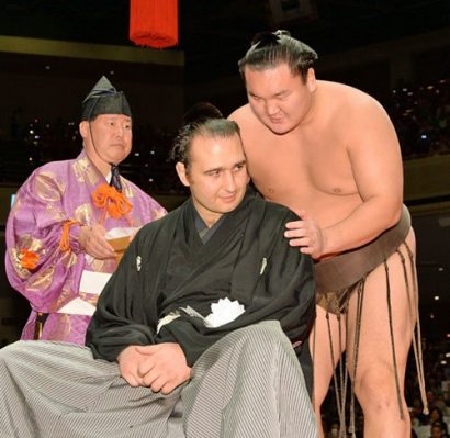 Le yokozuna Hakuho lors du danpatsu shiki de Kotooshu