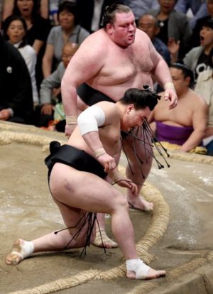 Gagamaru remporte son premier kinboshi contre Harumafuji