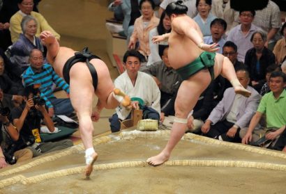 Premier kinboshi pour Sadanoumi qui bat Harumafuji