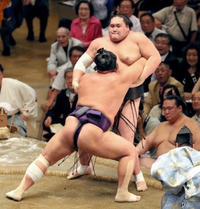 Première défaite de Terunofuji face à Tochiozan