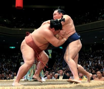 Yoshikaze remporte de nouveau un kinboshi contre Kakuryu