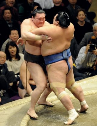Kotoshogiku en tête du tournoi
