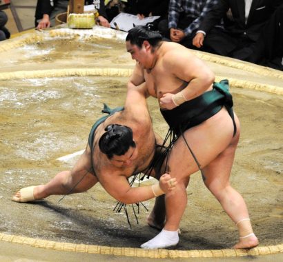 Takayasu quitte le peloton