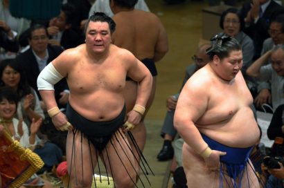 Premiers yokozuna et ôzeki défaits