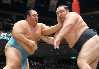 Kakuryu perd une seconde fois contre Kotoyuki.