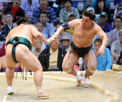 Première défaite pour Kakuryu et Harumafuji