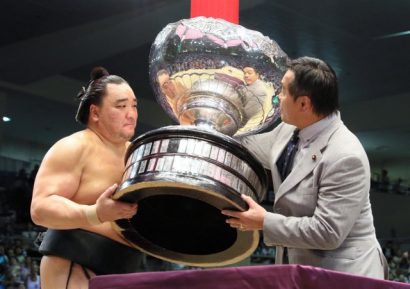 Harumafuji remporte son 8ème yusho