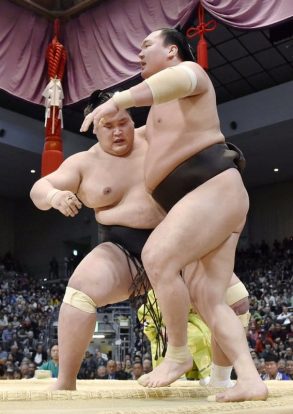 Hakuho contre Terunofuji