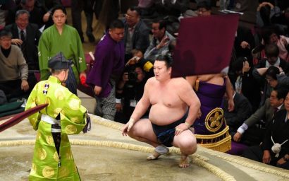 Ikioi a remporté le second kinboshi de sa carrière en battant le yokozuna Kakuryu.