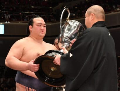 Kisenosato : yusho et bientôt yokozuna