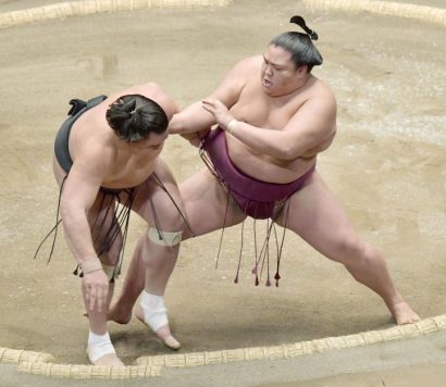 Mitakeumi remporte son premier kinboshi