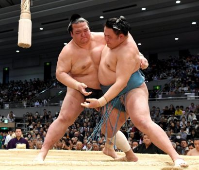 Le duo de leader reste inchangé : Kisneosato et Takayasu sont toujours invaincus.