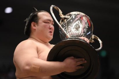 Kisenosato remporte son deuxième titre