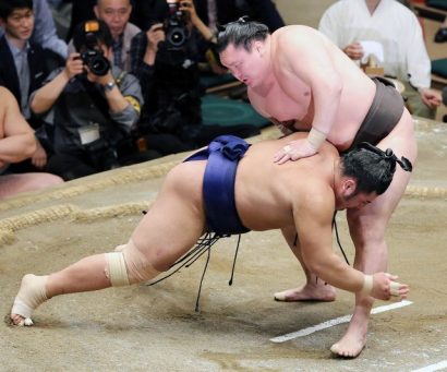 Hakuho se rapproche d'un 38ème titre