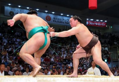 Hakuho confirme sa suprématie