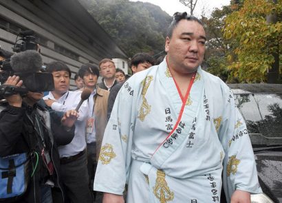 Une punition sévère requise envers Harumafuji