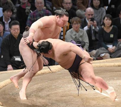 Hakuho toujours imprenable