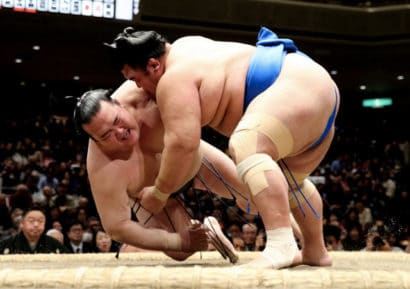 Hakuho et Kisenosato chutent de nouveau