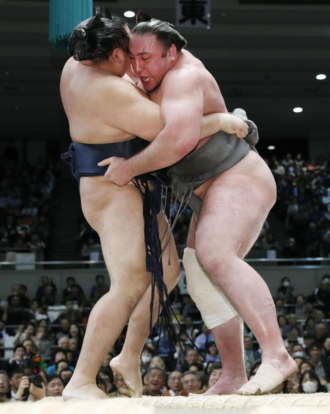 Tochinoshin stoppe Kakuryu