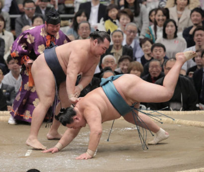 Kakuryu s'impose sans effort