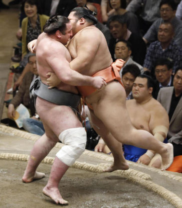 Tochinoshin virtuellement ozeki