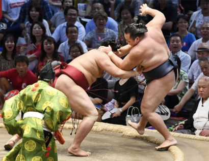 Abi s'impose face à Kakuryu