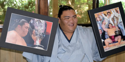 Le nouveau champion Mitakeumi chérit sa première victoire