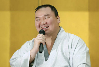 Hakuho se réjouit d'avoir encore écrit l'histoire