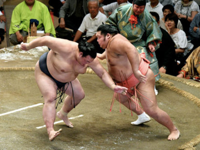 Première défaite pour Kisenosato et Mitakeumi