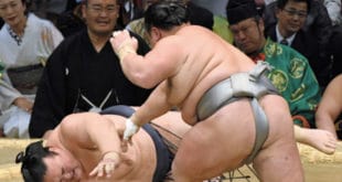 Kisenosato contre Hokutofuji