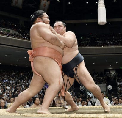 Les leaders restent inchangés : Kakuryu et Tochinoshin mènent le tournoi 