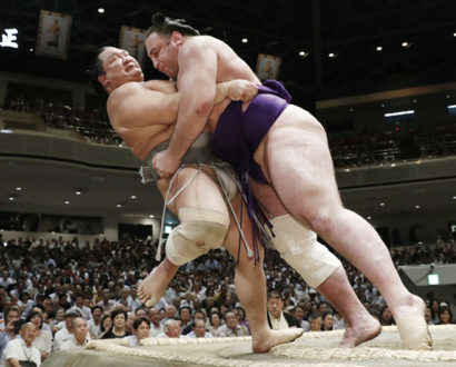 Tochinoshin contre Hokutofuji 