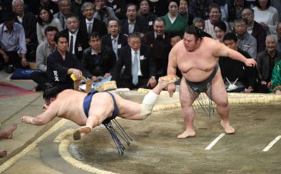 Takakeisho laisse passer Hokutofuji