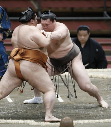 Hakuho contre Mikateumi