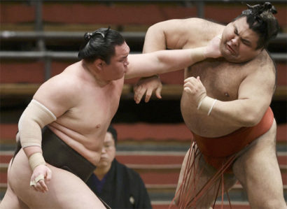 Hakuho garde le cap