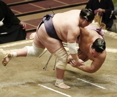 Terunofuji contre Asanoyama