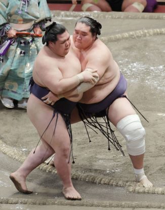 Terunofuji repousse Onosho