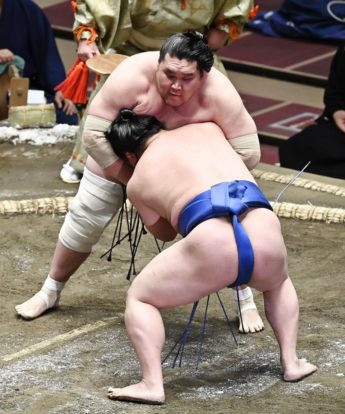 Terunofuji contrôle Wakatakakage