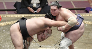 Terunofuji contre Kiribayama