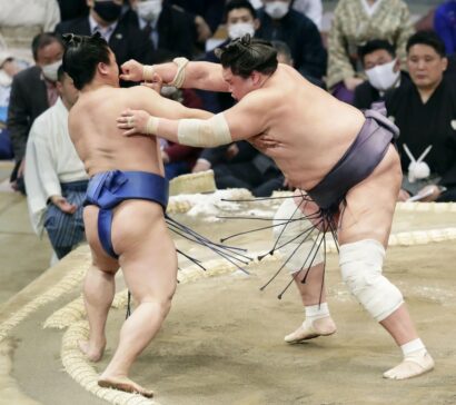 Terunofuji renvoie Wakatakakage à ses études