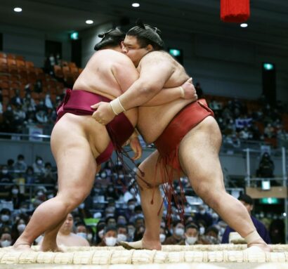 Takayasu maîtrise Mitakeumi