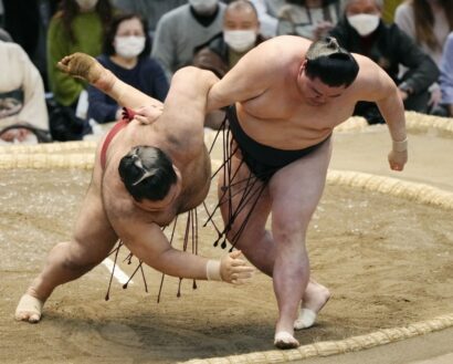 Shodai se défait de Takayasu