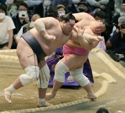 Terunofuji manque de sortir face à Ura