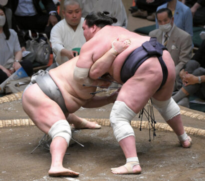 Terunofuji contre Hokutofuji